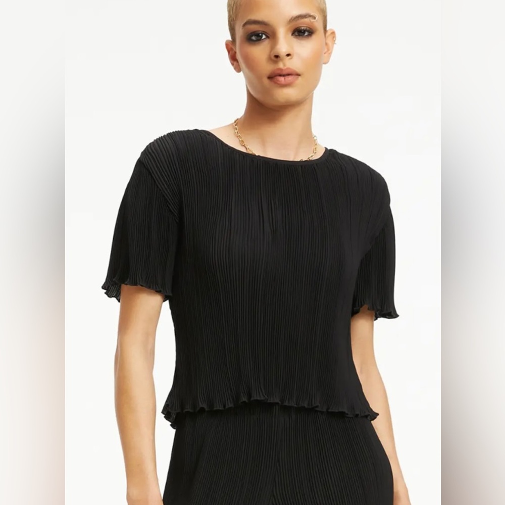 Like new Good American Always Fits Plissé Top